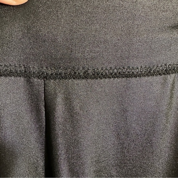 Aqua polyester/spandex leggings, medium, shiny black, full length - Picture 4 of 6